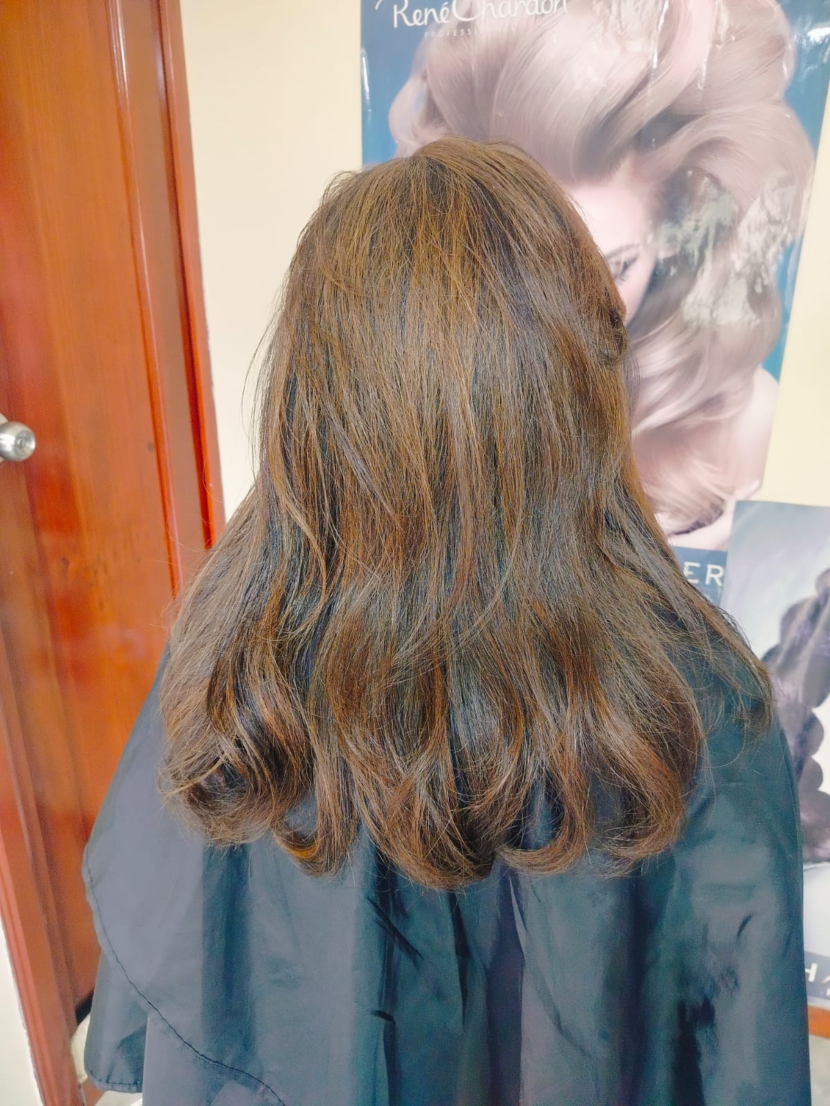Peinado y acabado con brillo